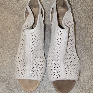 Life Stride Hinx Elegant White Peep-Toe Sandals Size 10